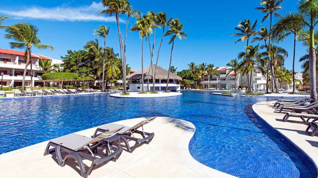 Occidental Caribe Punta Cana pool area